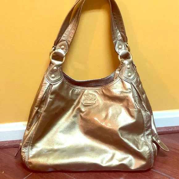 EUC Coach Maggie Antique Soft patent leather purse - Picture 2 of 16